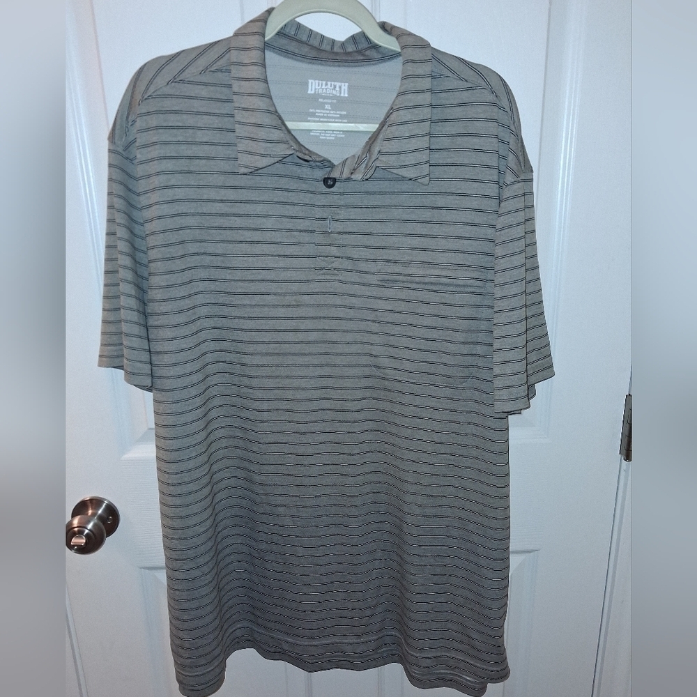 Duluth Trading Co Relaxed Fit Men's Polo Shirt in Gray and Black Stripes XL.